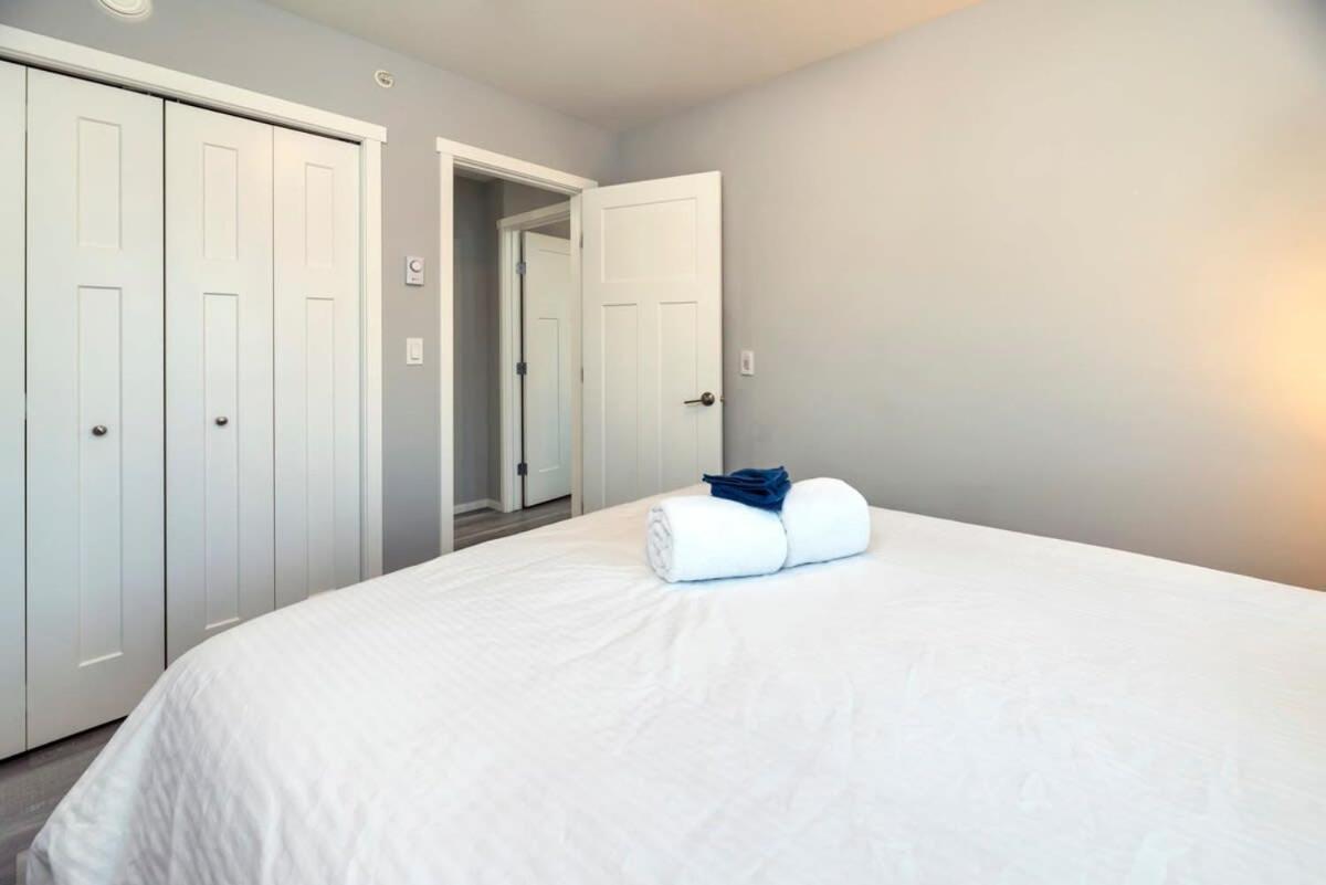Nn - The Wanderoo - Riverdale 3-Bed 2 5-Bath Whitehorse Eksteriør billede