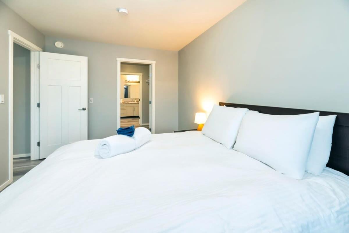Nn - The Wanderoo - Riverdale 3-Bed 2 5-Bath Whitehorse Eksteriør billede