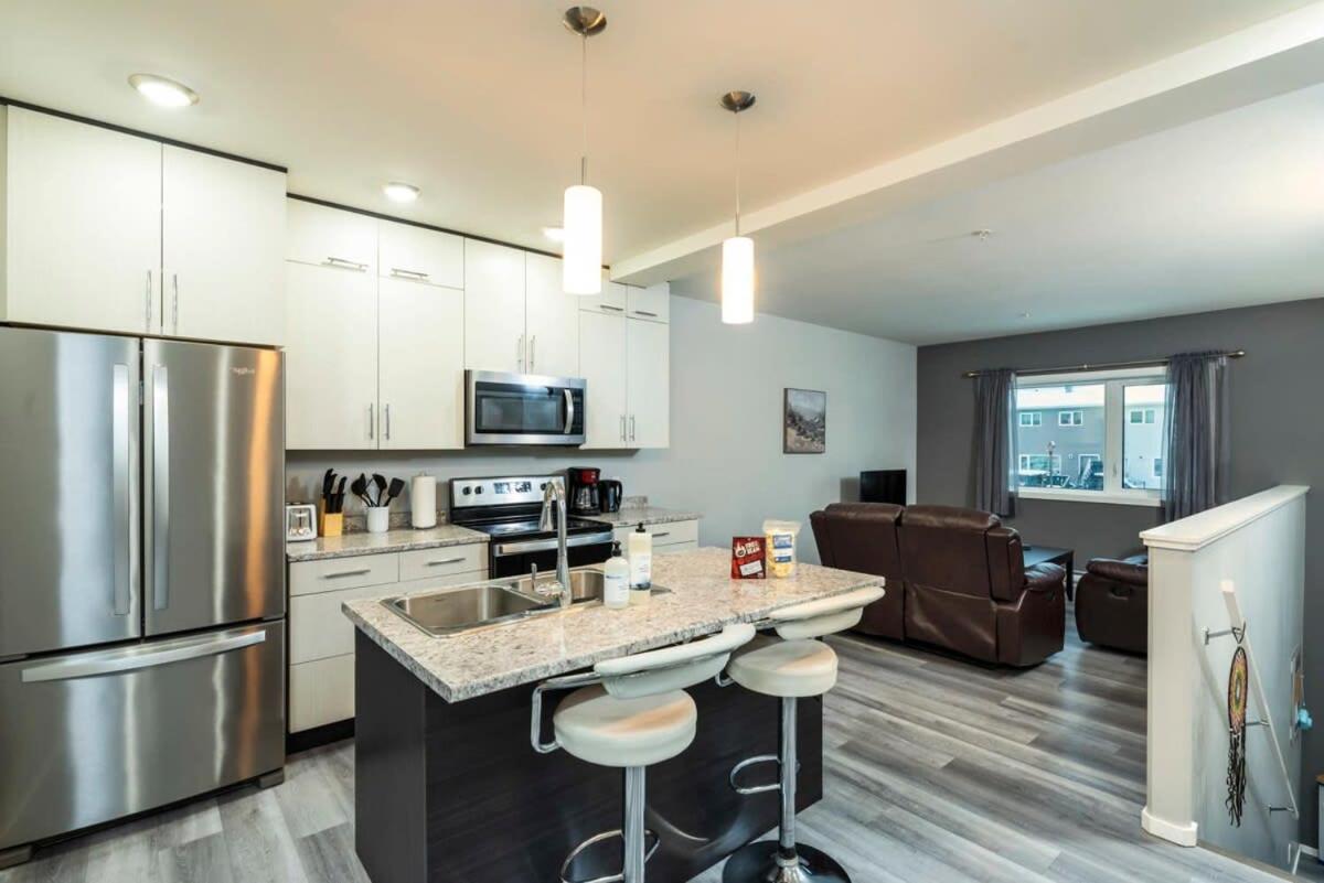 Nn - The Wanderoo - Riverdale 3-Bed 2 5-Bath Whitehorse Eksteriør billede
